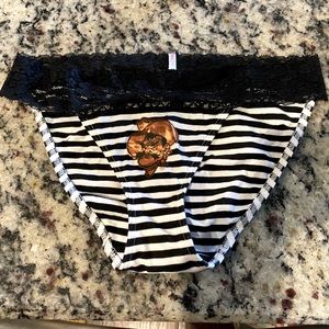 Victoria’s Secret PINK Collegiate OSU Panties Underwear M